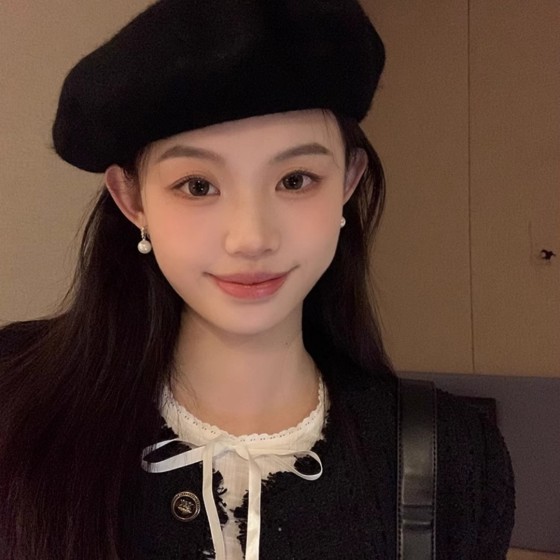 Exquisite Craftsmanship, Superior Quality, and Stylish Fashion Accessories for Women