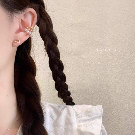 精湛工艺、卓越品质、时尚时尚的女性配饰