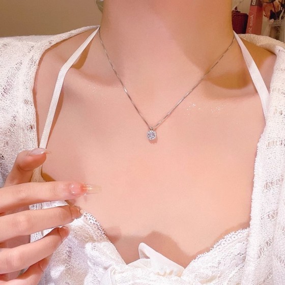 2025 年新款项链，工艺精湛，品质上乘，时尚潮流