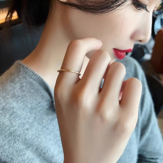 Exquisitely crafted high - quality rings, decorations for your fingertips