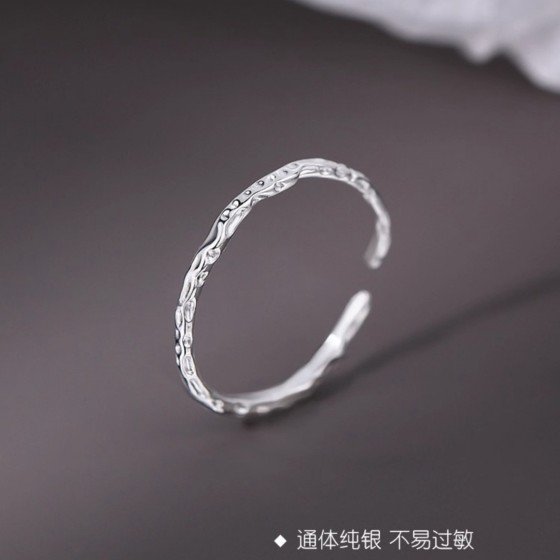 Exquisitely crafted high - quality rings, decorations for your fingertips