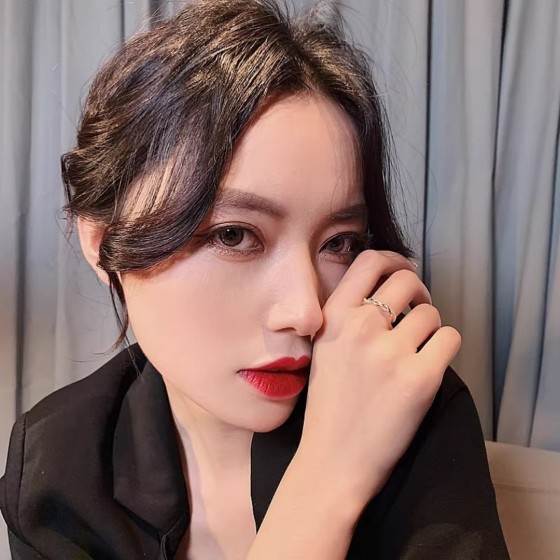 Exquisitely crafted high - quality rings, decorations for your fingertips